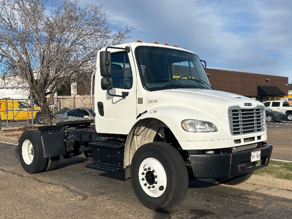 Day Cab Tractor-Heavy Duty Tractors-Freightliner-2019-M2-Richland-MS-217,282\n\t\tmiles-$ 52,000 - Image 1