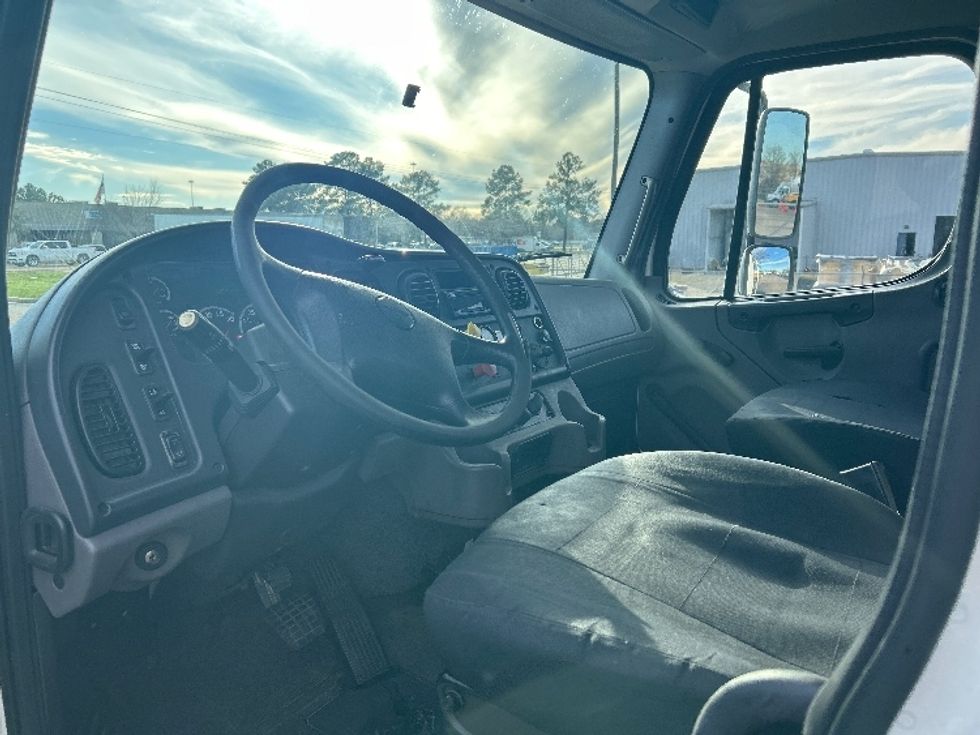 Day Cab Tractor-Heavy Duty Tractors-Freightliner-2019-M2-Richland-MS-217,282\n\t\tmiles-$ 52,000 - Image 10