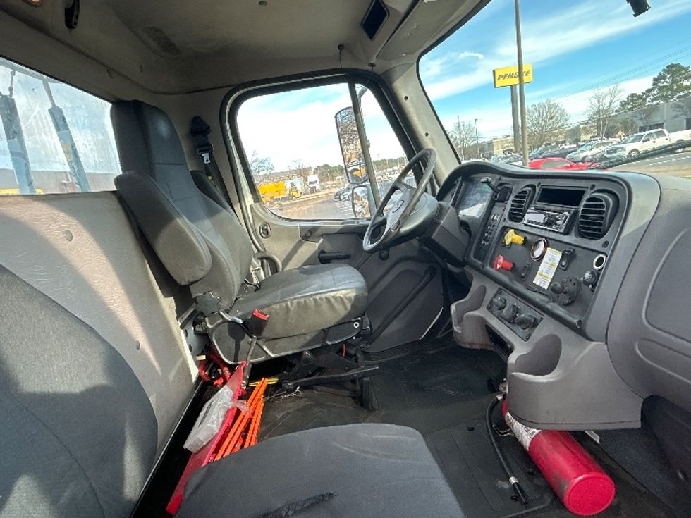 Day Cab Tractor-Heavy Duty Tractors-Freightliner-2019-M2-Richland-MS-217,282\n\t\tmiles-$ 52,000 - Image 14