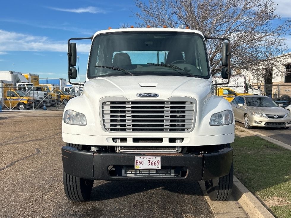 Day Cab Tractor-Heavy Duty Tractors-Freightliner-2019-M2-Richland-MS-217,282\n\t\tmiles-$ 52,000 - Image 2