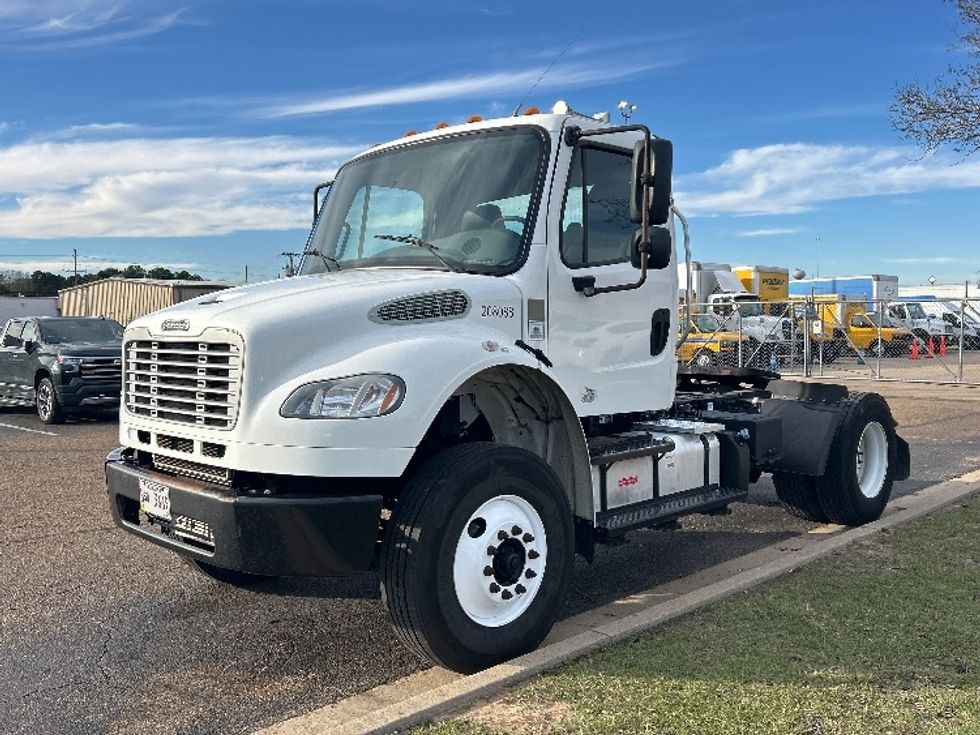 Day Cab Tractor-Heavy Duty Tractors-Freightliner-2019-M2-Richland-MS-217,282\n\t\tmiles-$ 52,000 - Image 3
