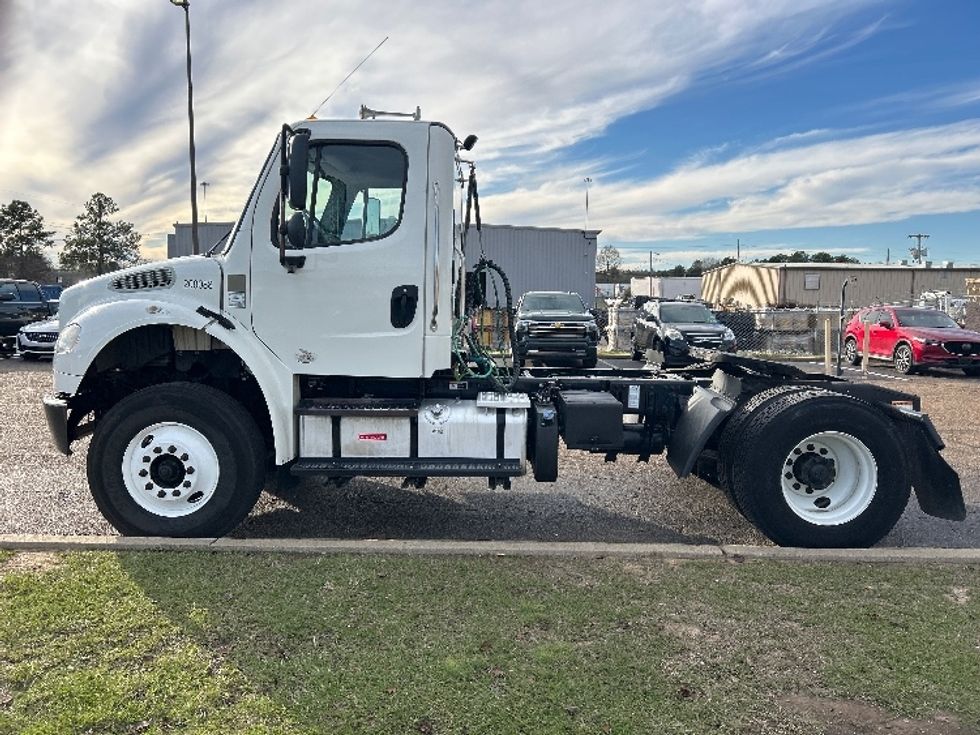 Day Cab Tractor-Heavy Duty Tractors-Freightliner-2019-M2-Richland-MS-217,282\n\t\tmiles-$ 52,000 - Image 4