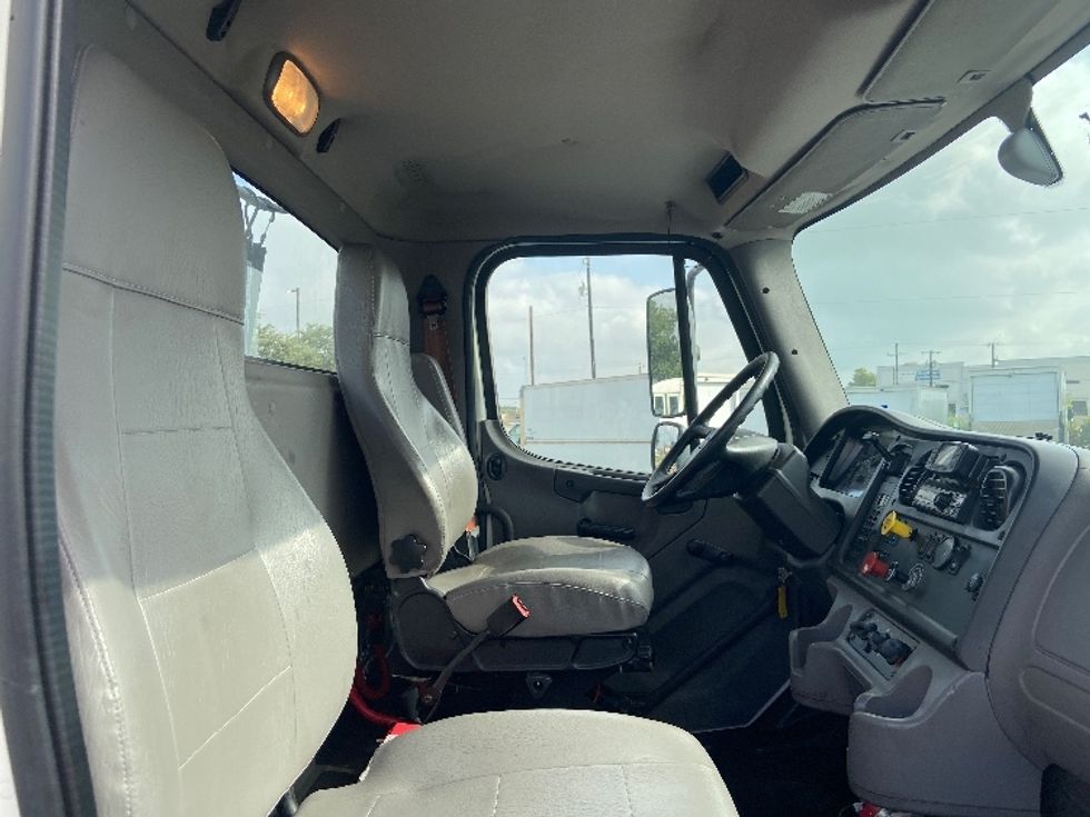 Day Cab Tractor-Heavy Duty Tractors-Freightliner-2019-M2-San Antonio-TX-101,239\n\t\tmiles-$ 59,250 - Image 14