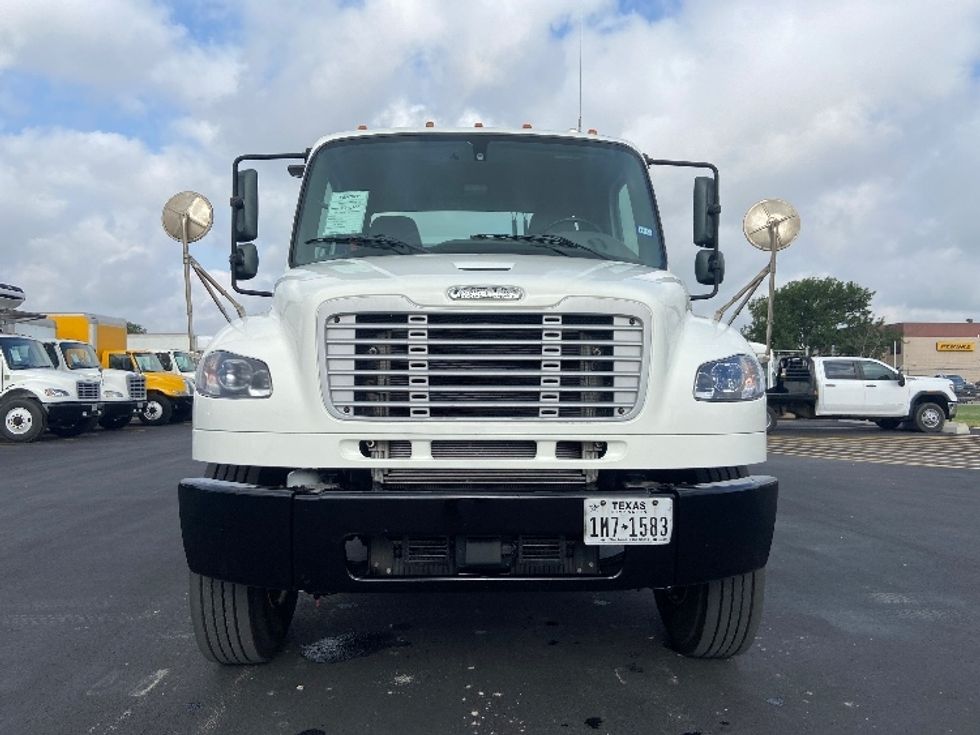 Day Cab Tractor-Heavy Duty Tractors-Freightliner-2019-M2-San Antonio-TX-101,239\n\t\tmiles-$ 59,250 - Image 2