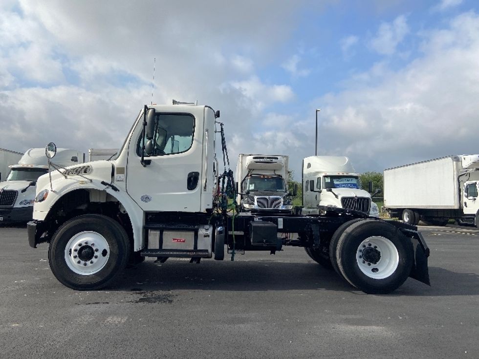 Day Cab Tractor-Heavy Duty Tractors-Freightliner-2019-M2-San Antonio-TX-101,239\n\t\tmiles-$ 59,250 - Image 4