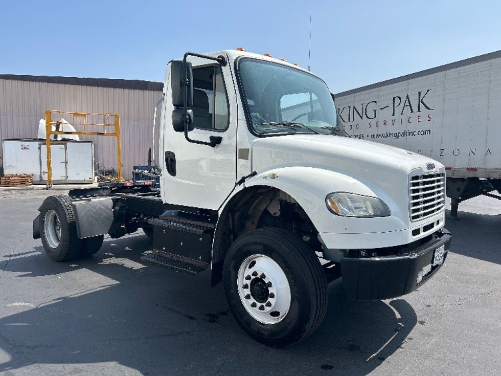Day Cab Tractor-Heavy Duty Tractors-Freightliner-2019-M2-Torrance-CA-148,640\n\t\tmiles-$ 55,750 - Image 1