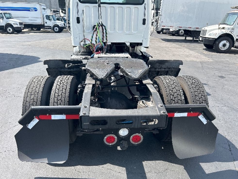 Day Cab Tractor-Heavy Duty Tractors-Freightliner-2019-M2-Torrance-CA-148,640\n\t\tmiles-$ 55,750 - Image 6