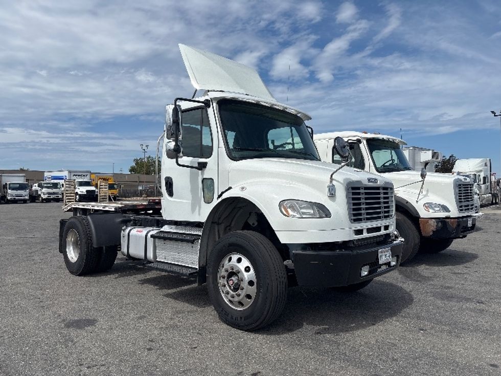 Day Cab Tractor-Heavy Duty Tractors-Freightliner-2019-M2-West Sacramento-CA-140,787\n\t\tmiles-$ 58,000 - Image 1