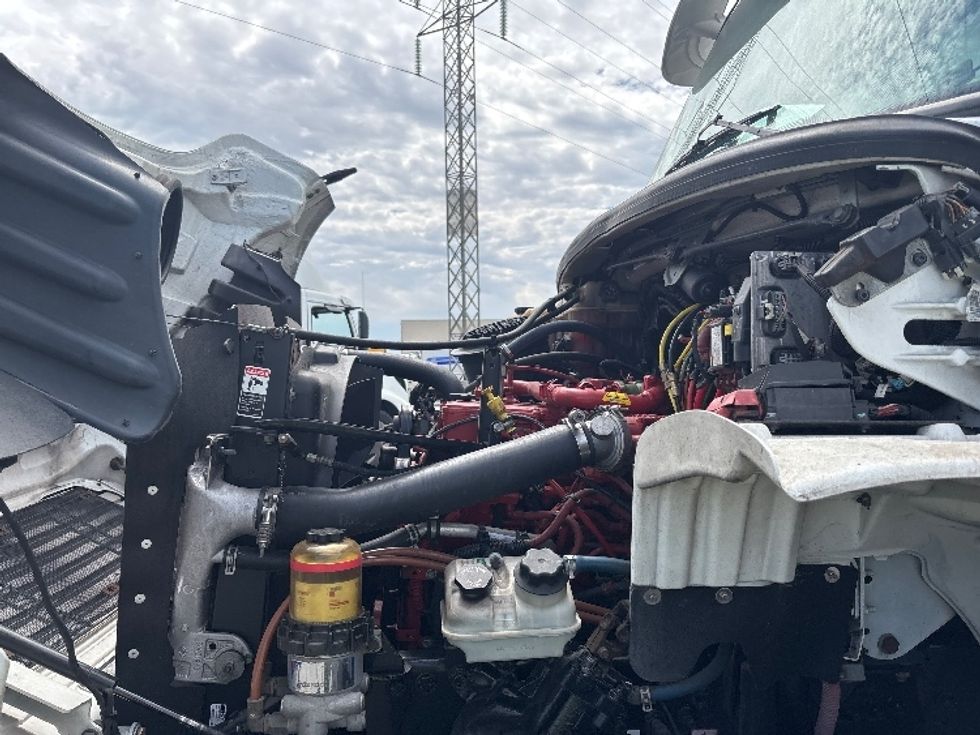 Day Cab Tractor-Heavy Duty Tractors-Freightliner-2019-M2-West Sacramento-CA-140,787\n\t\tmiles-$ 58,000 - Image 16