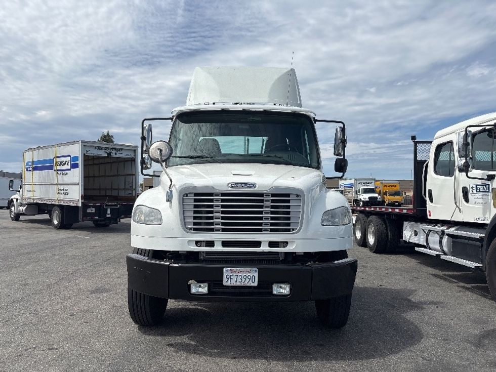 Day Cab Tractor-Heavy Duty Tractors-Freightliner-2019-M2-West Sacramento-CA-140,787\n\t\tmiles-$ 58,000 - Image 2