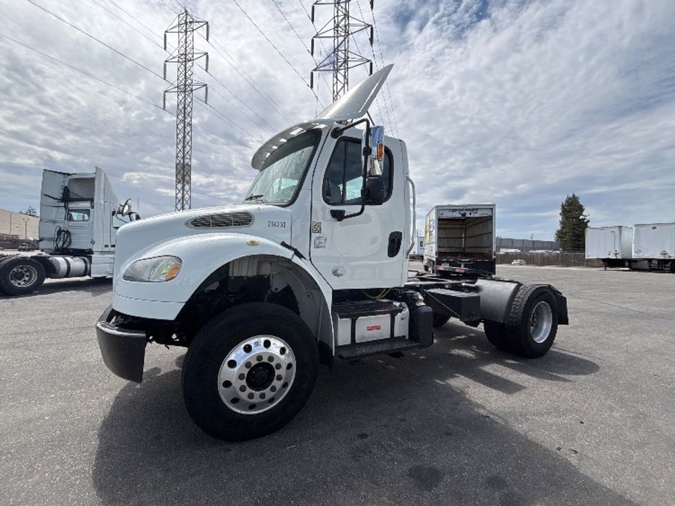 Day Cab Tractor-Heavy Duty Tractors-Freightliner-2019-M2-West Sacramento-CA-140,787\n\t\tmiles-$ 58,000 - Image 4