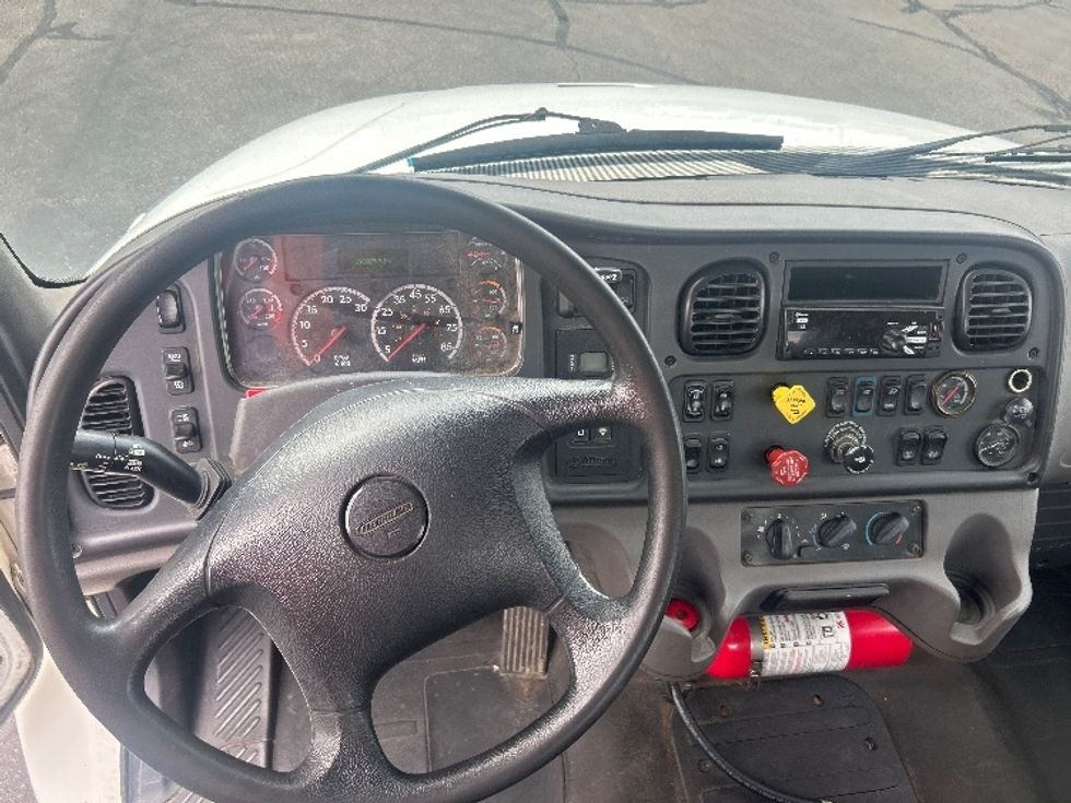 Day Cab Tractor-Heavy Duty Tractors-Freightliner-2019-M2-Windsor-WI-193,025\n\t\tmiles-$ 51,000 - Image 11
