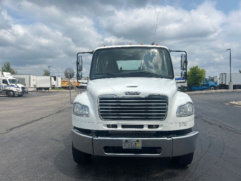 Day Cab Tractor-Heavy Duty Tractors-Freightliner-2019-M2-Windsor-WI-193,025\n\t\tmiles-$ 51,000 - Image 2