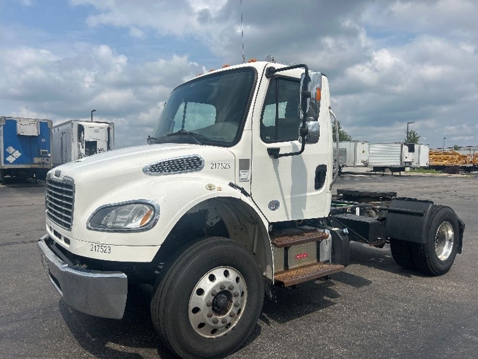 Day Cab Tractor-Heavy Duty Tractors-Freightliner-2019-M2-Windsor-WI-193,025\n\t\tmiles-$ 51,000 - Image 3