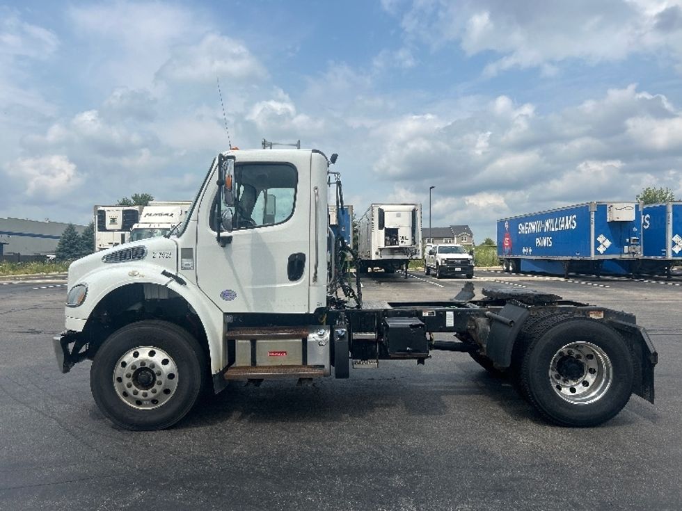 Day Cab Tractor-Heavy Duty Tractors-Freightliner-2019-M2-Windsor-WI-193,025\n\t\tmiles-$ 51,000 - Image 4
