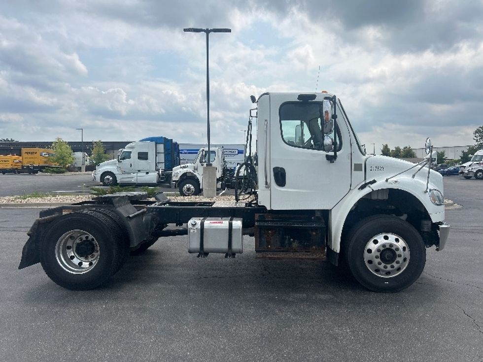 Day Cab Tractor-Heavy Duty Tractors-Freightliner-2019-M2-Windsor-WI-193,025\n\t\tmiles-$ 51,000 - Image 8