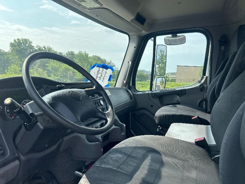 Day Cab Tractor-Heavy Duty Tractors-Freightliner-2019-M2-Windsor-WI-208,317\n\t\tmiles-$ 50,000 - Image 10