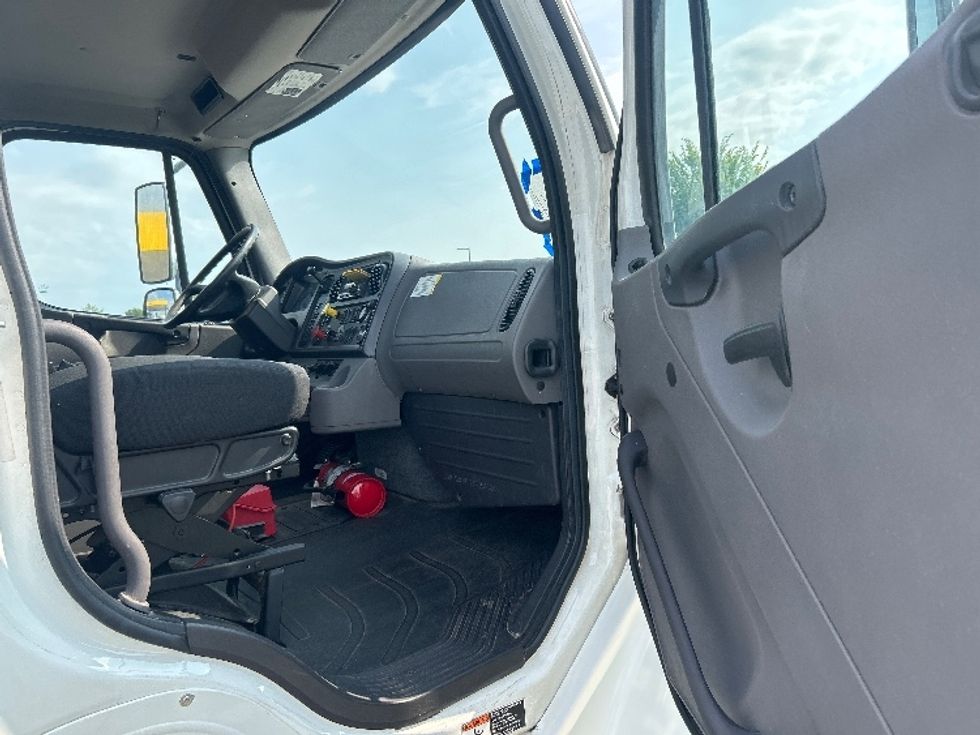 Day Cab Tractor-Heavy Duty Tractors-Freightliner-2019-M2-Windsor-WI-208,317\n\t\tmiles-$ 50,000 - Image 12