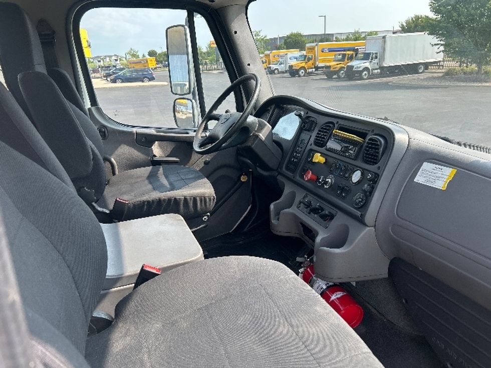 Day Cab Tractor-Heavy Duty Tractors-Freightliner-2019-M2-Windsor-WI-208,317\n\t\tmiles-$ 50,000 - Image 14