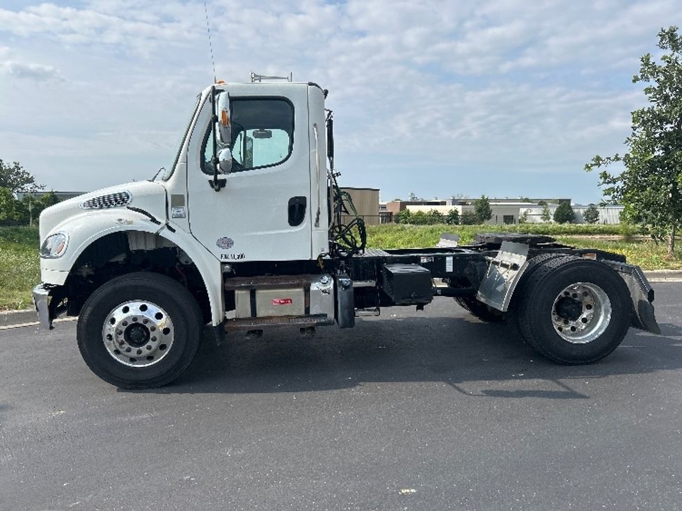 Day Cab Tractor-Heavy Duty Tractors-Freightliner-2019-M2-Windsor-WI-208,317\n\t\tmiles-$ 50,000 - Image 4