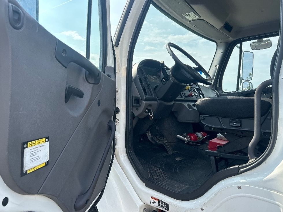 Day Cab Tractor-Heavy Duty Tractors-Freightliner-2019-M2-Windsor-WI-208,317\n\t\tmiles-$ 50,000 - Image 9