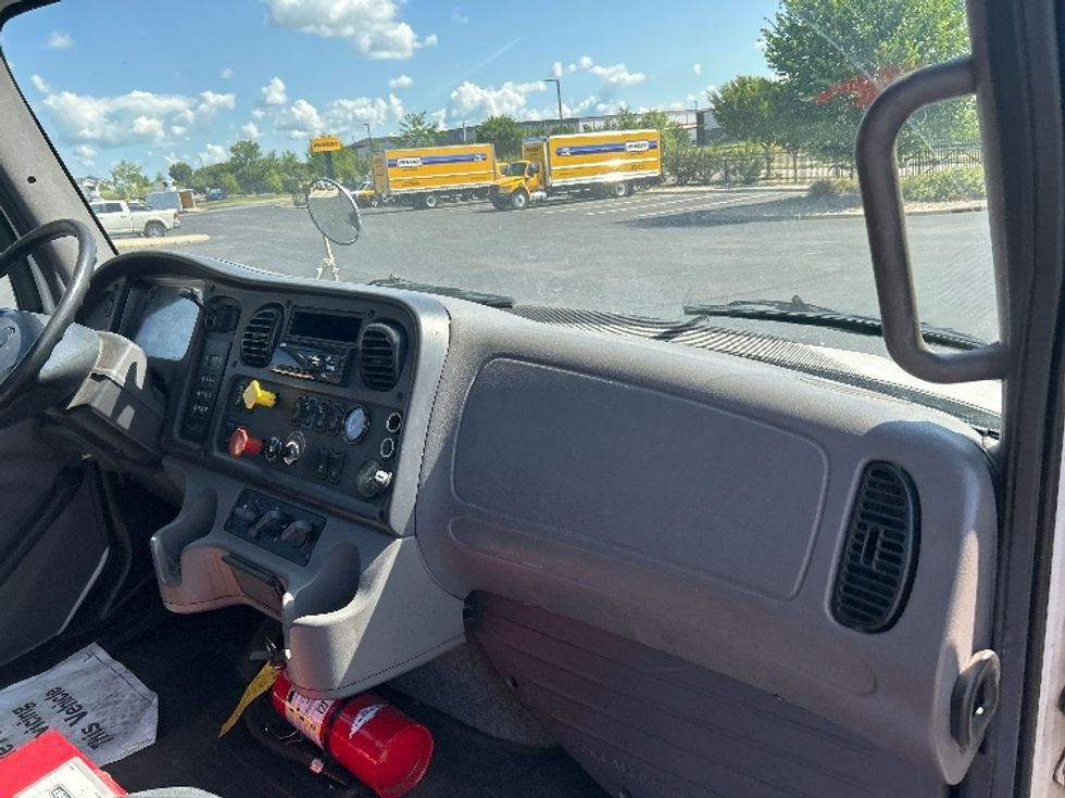 Day Cab Tractor-Heavy Duty Tractors-Freightliner-2019-M2-Windsor-WI-214,920\n\t\tmiles-$ 49,750 - Image 13