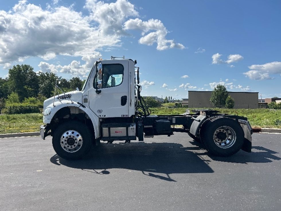Day Cab Tractor-Heavy Duty Tractors-Freightliner-2019-M2-Windsor-WI-214,920\n\t\tmiles-$ 49,750 - Image 4