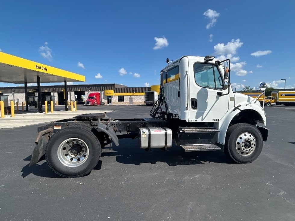 Day Cab Tractor-Heavy Duty Tractors-Freightliner-2019-M2-Windsor-WI-214,920\n\t\tmiles-$ 49,750 - Image 8