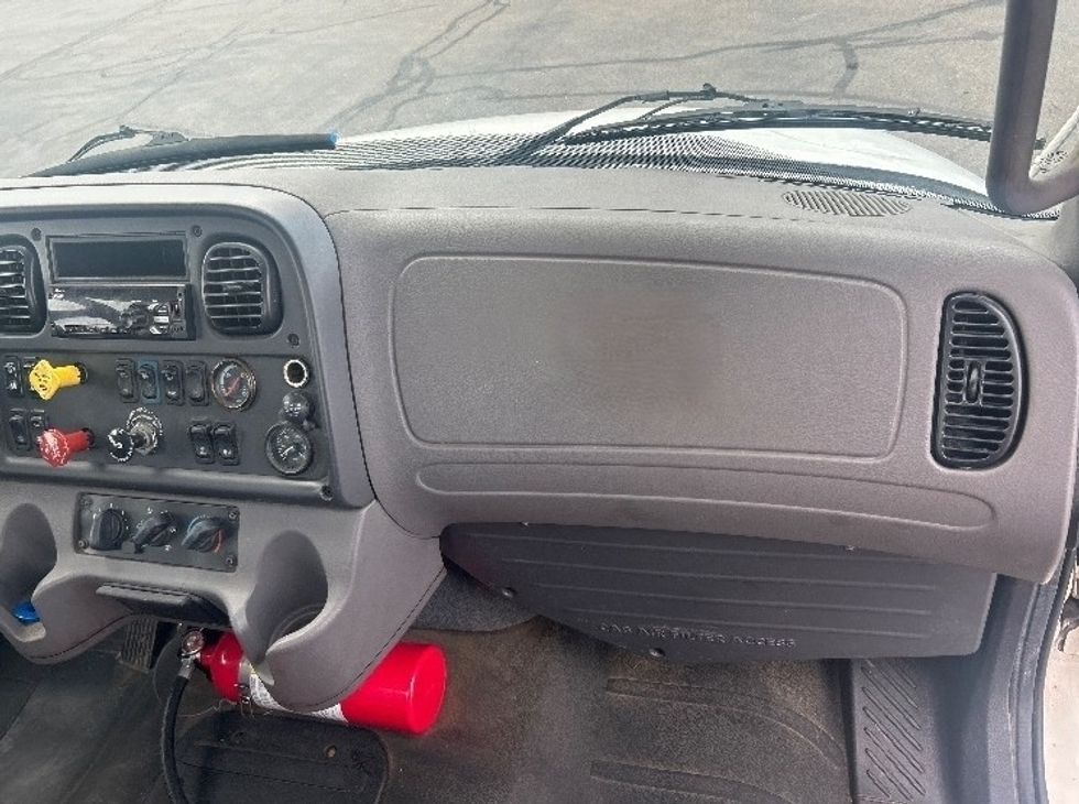 Day Cab Tractor-Heavy Duty Tractors-Freightliner-2019-M2-Windsor-WI-225,309\n\t\tmiles-$ 49,000 - Image 13