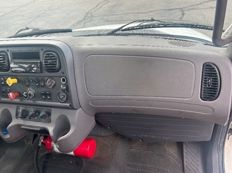 Day Cab Tractor-Heavy Duty Tractors-Freightliner-2019-M2-Windsor-WI-225,315\n\t\tmiles-$ 49,000 - Image 13