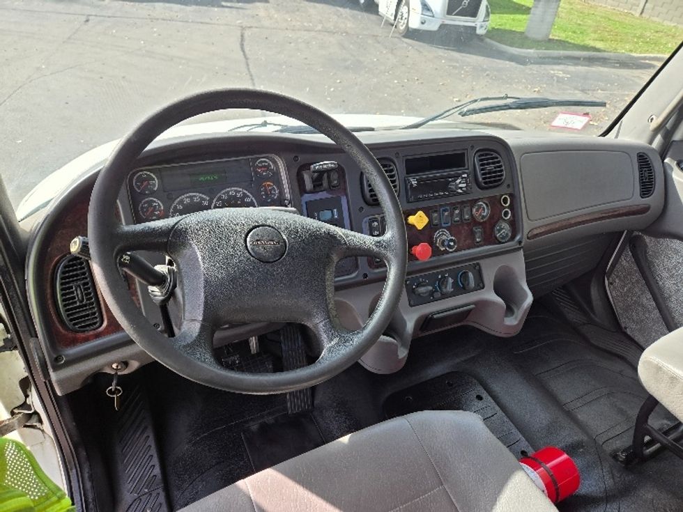 Day Cab Tractor-Heavy Duty Tractors-Freightliner-2019-M2-Ypsilanti-MI-139,705\n\t\tmiles-$ 54,500 - Image 11