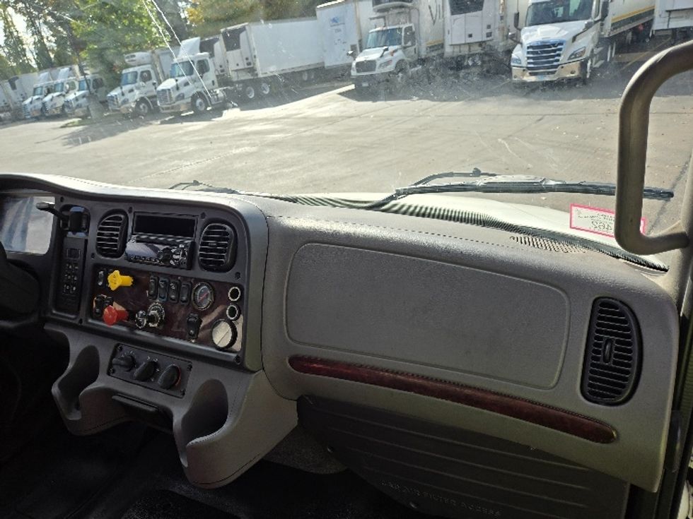 Day Cab Tractor-Heavy Duty Tractors-Freightliner-2019-M2-Ypsilanti-MI-139,705\n\t\tmiles-$ 54,500 - Image 13