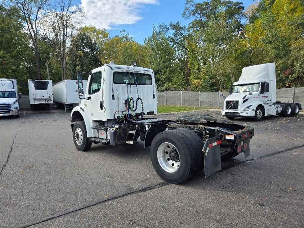 Day Cab Tractor-Heavy Duty Tractors-Freightliner-2019-M2-Ypsilanti-MI-139,705\n\t\tmiles-$ 54,500 - Image 5