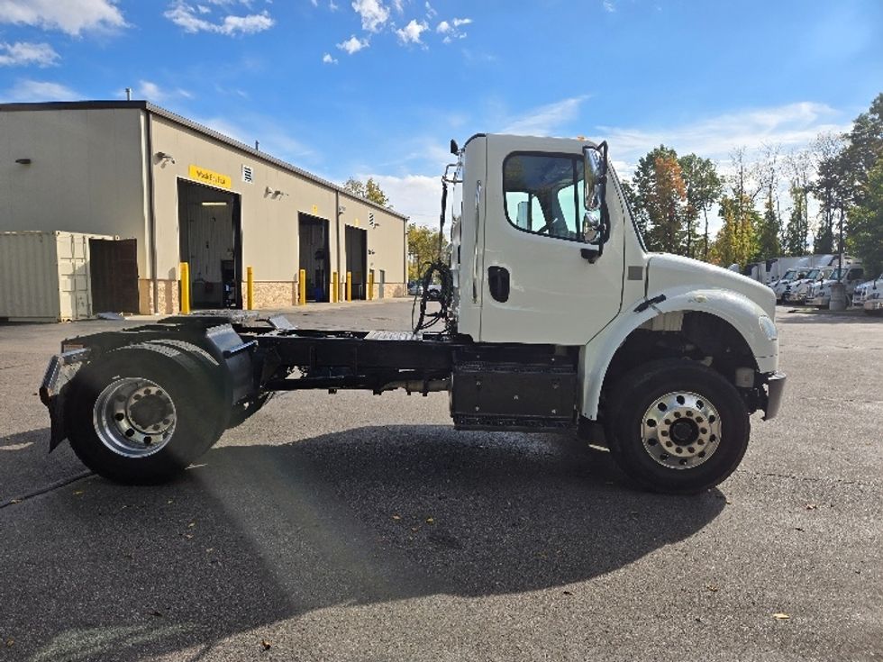 Day Cab Tractor-Heavy Duty Tractors-Freightliner-2019-M2-Ypsilanti-MI-139,705\n\t\tmiles-$ 54,500 - Image 8
