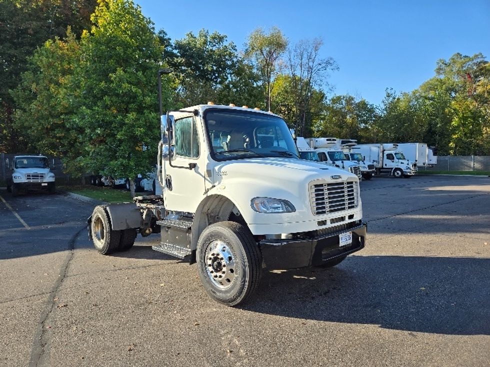 Day Cab Tractor-Heavy Duty Tractors-Freightliner-2019-M2-Ypsilanti-MI-141,120\n\t\tmiles-$ 54,500 - Image 1