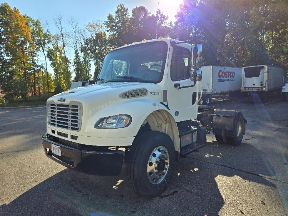 Day Cab Tractor-Heavy Duty Tractors-Freightliner-2019-M2-Ypsilanti-MI-141,120\n\t\tmiles-$ 54,500 - Image 3