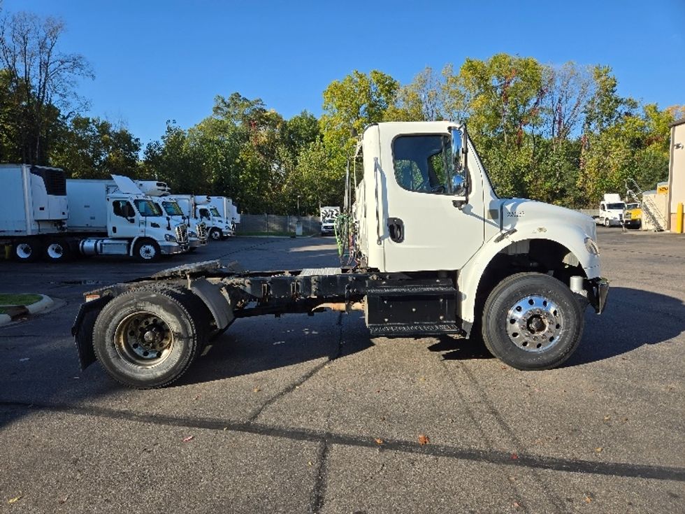 Day Cab Tractor-Heavy Duty Tractors-Freightliner-2019-M2-Ypsilanti-MI-141,120\n\t\tmiles-$ 54,500 - Image 8