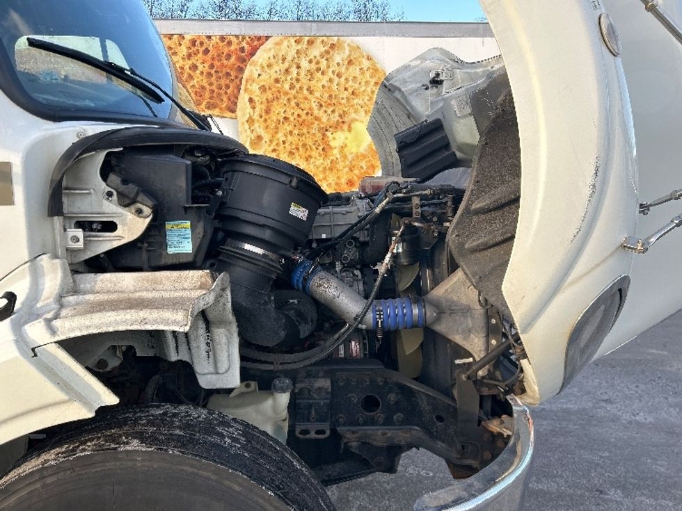Day Cab Tractor-Heavy Duty Tractors-Freightliner-2019-M211242S-Liverpool-NY-100,778\n\t\tmiles-$ 21,000 - Image 15