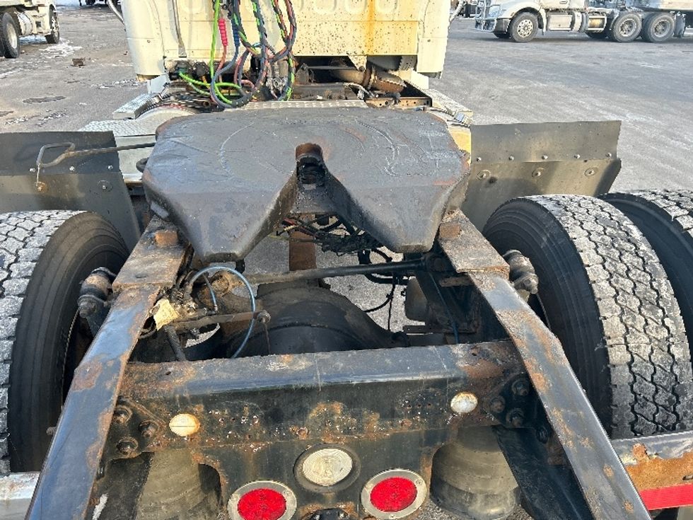 Day Cab Tractor-Heavy Duty Tractors-Freightliner-2019-M211242S-Liverpool-NY-100,778\n\t\tmiles-$ 21,000 - Image 6