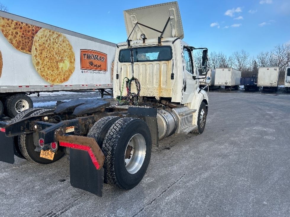 Day Cab Tractor-Heavy Duty Tractors-Freightliner-2019-M211242S-Liverpool-NY-100,778\n\t\tmiles-$ 21,000 - Image 7