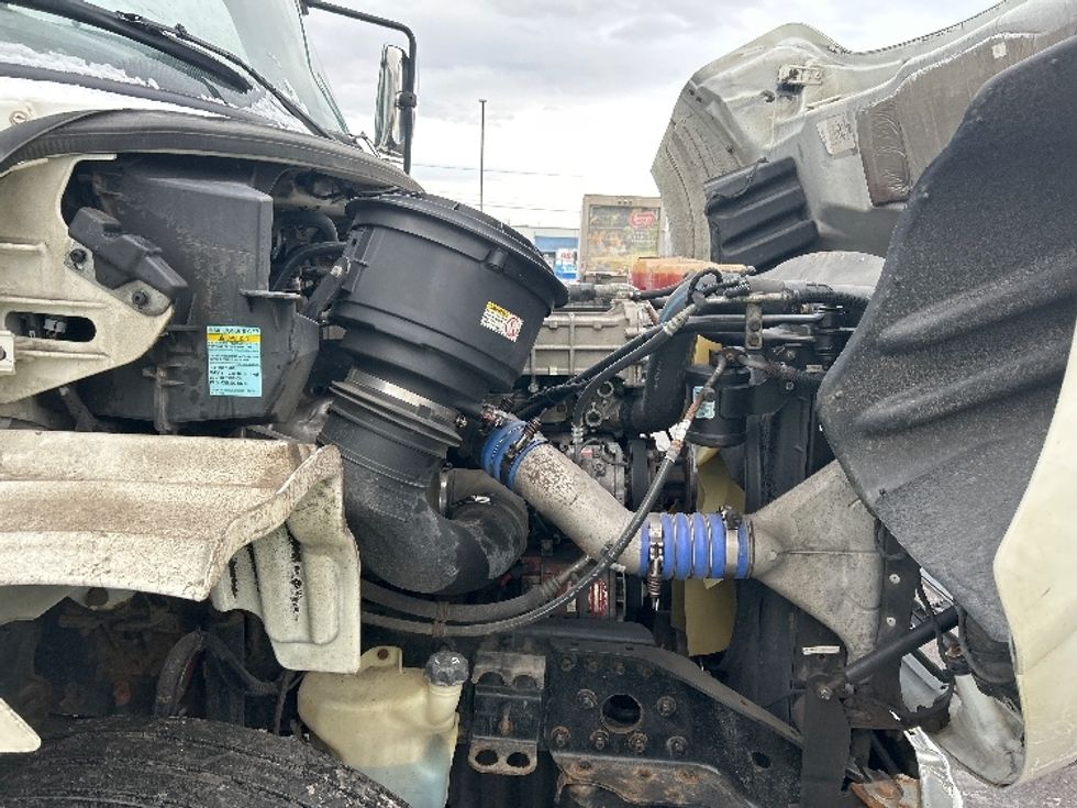 Day Cab Tractor-Heavy Duty Tractors-Freightliner-2019-M211242S-Liverpool-NY-92,273\n\t\tmiles-$ 21,000 - Image 15