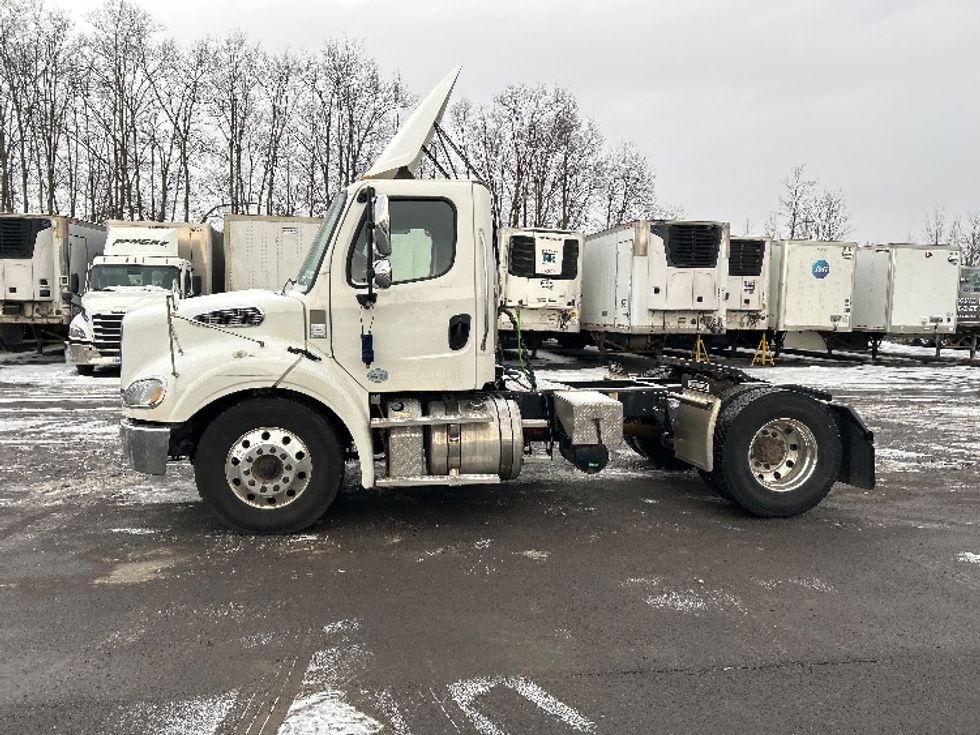 Day Cab Tractor-Heavy Duty Tractors-Freightliner-2019-M211242S-Liverpool-NY-92,273\n\t\tmiles-$ 21,000 - Image 4