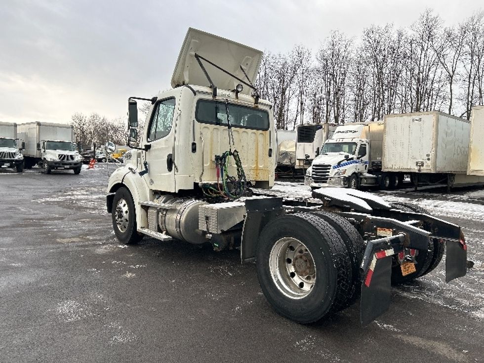 Day Cab Tractor-Heavy Duty Tractors-Freightliner-2019-M211242S-Liverpool-NY-92,273\n\t\tmiles-$ 21,000 - Image 5