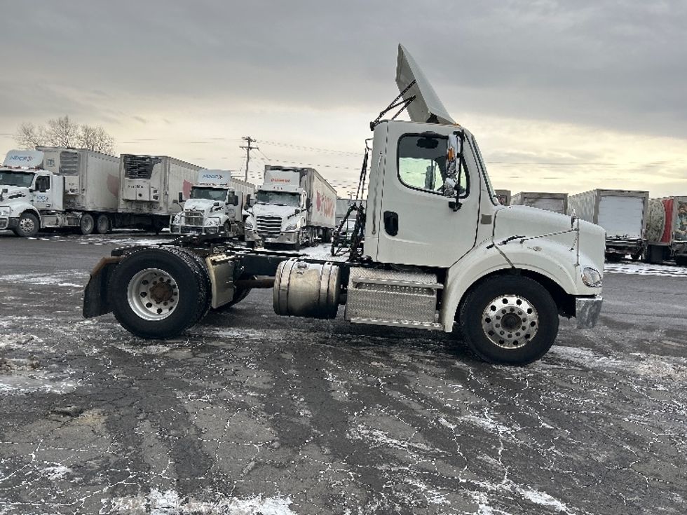Day Cab Tractor-Heavy Duty Tractors-Freightliner-2019-M211242S-Liverpool-NY-92,273\n\t\tmiles-$ 21,000 - Image 8