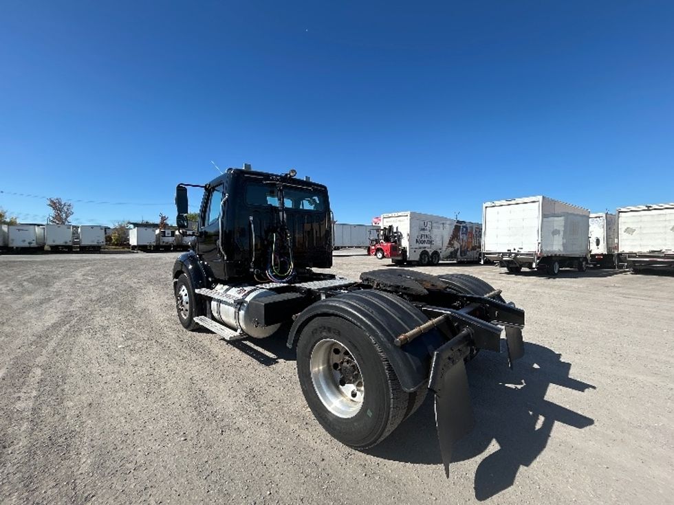 Day Cab Tractor-Heavy Duty Tractors-Freightliner-2019-M211242S-Montreal-PQ-156,862\n\t\tkm-$ 21,750 - Image 5