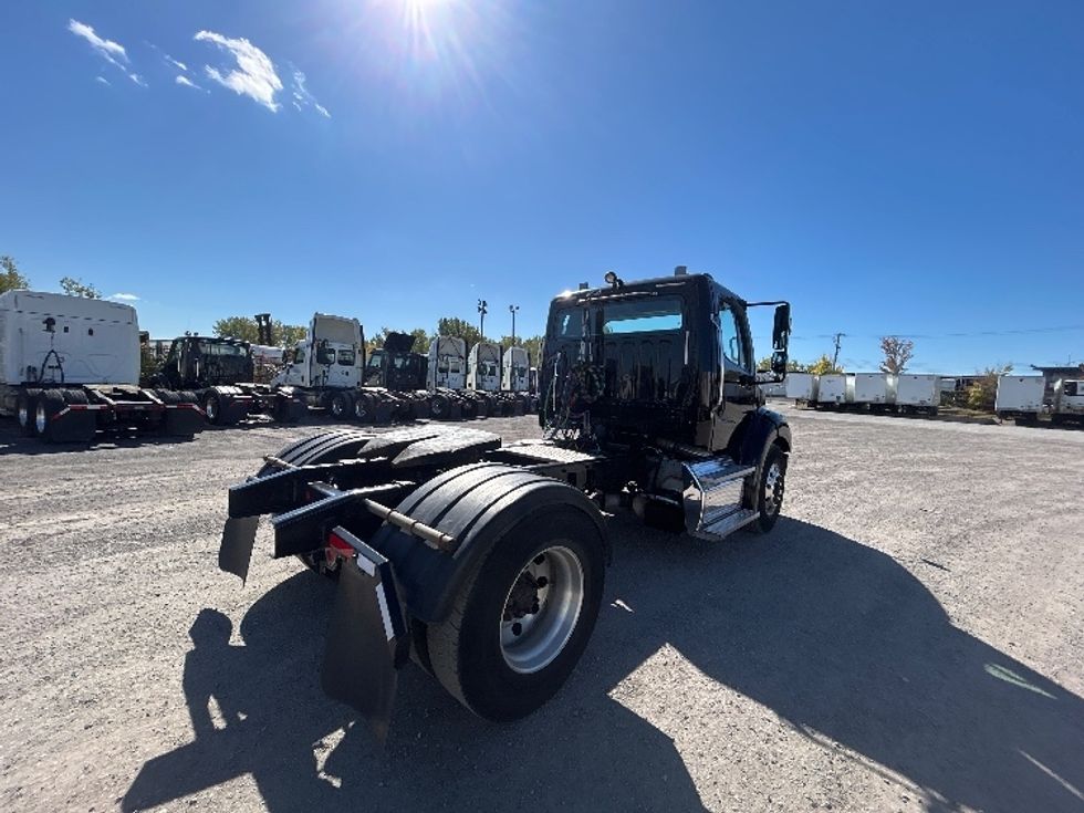 Day Cab Tractor-Heavy Duty Tractors-Freightliner-2019-M211242S-Montreal-PQ-156,862\n\t\tkm-$ 21,750 - Image 7
