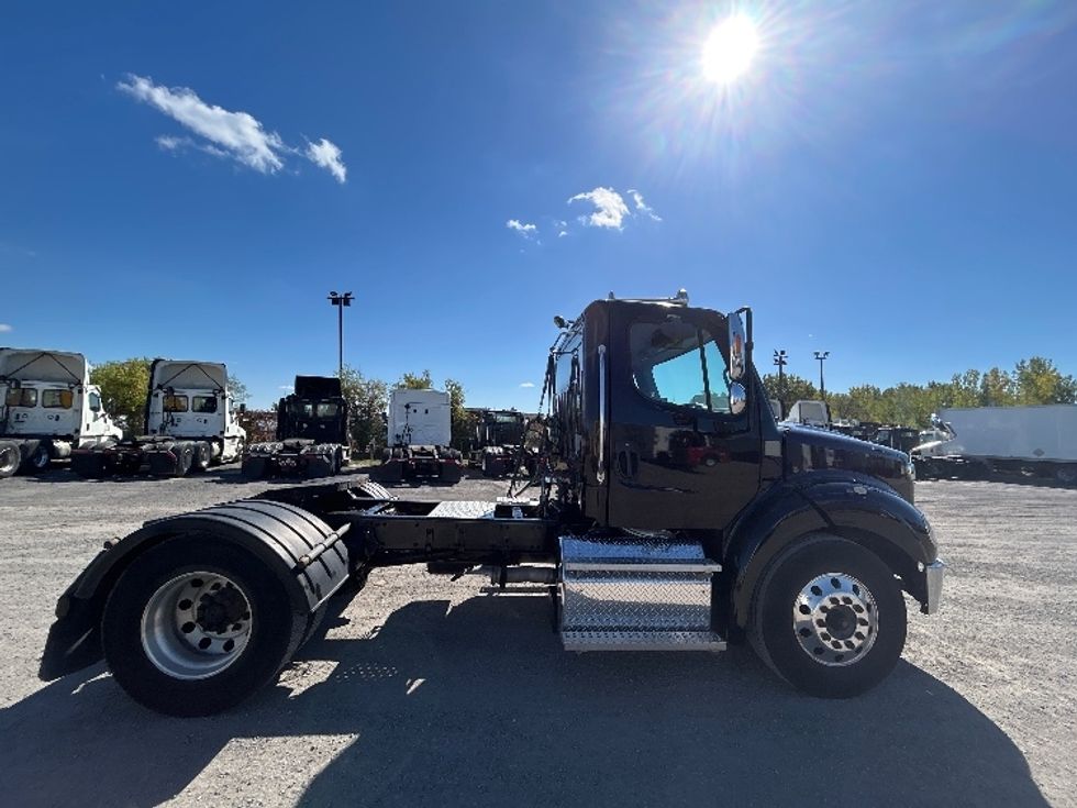 Day Cab Tractor-Heavy Duty Tractors-Freightliner-2019-M211242S-Montreal-PQ-156,862\n\t\tkm-$ 21,750 - Image 8
