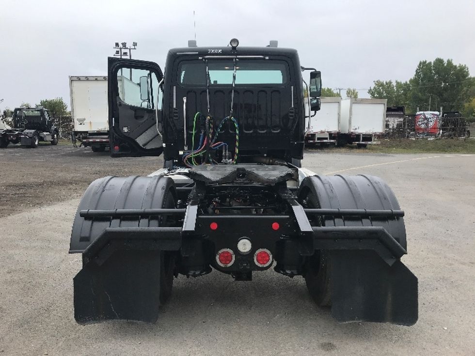 Day Cab Tractor-Heavy Duty Tractors-Freightliner-2019-M211242S-Saint Laurent-PQ-131,033\n\t\tkm-$ 21,750 - Image 17