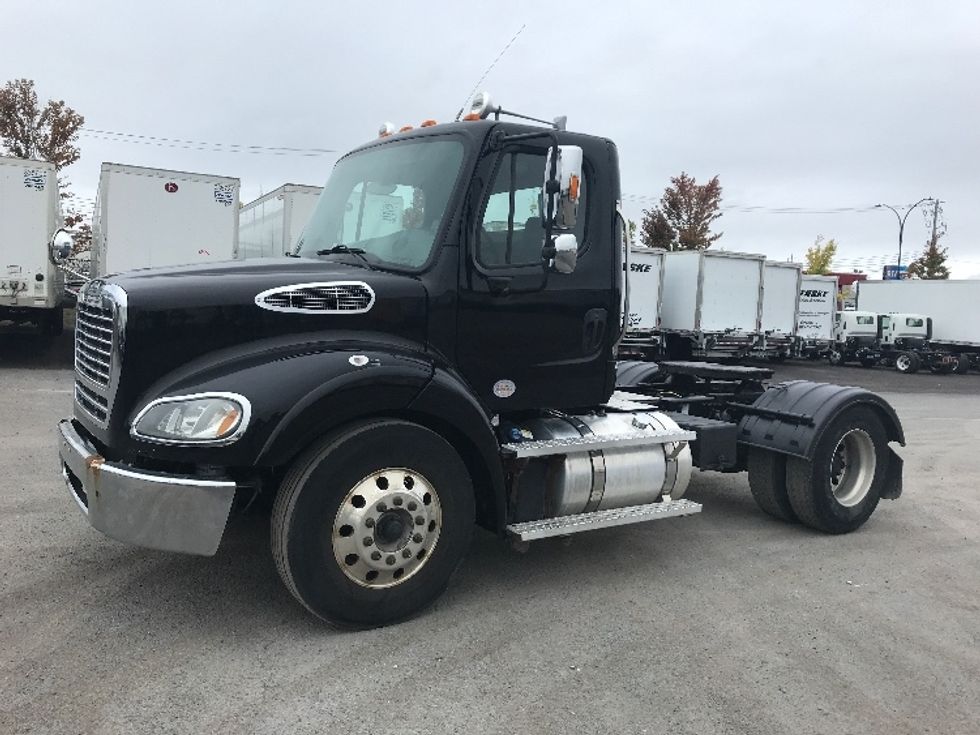 Day Cab Tractor-Heavy Duty Tractors-Freightliner-2019-M211242S-Saint Laurent-PQ-131,033\n\t\tkm-$ 21,750 - Image 3
