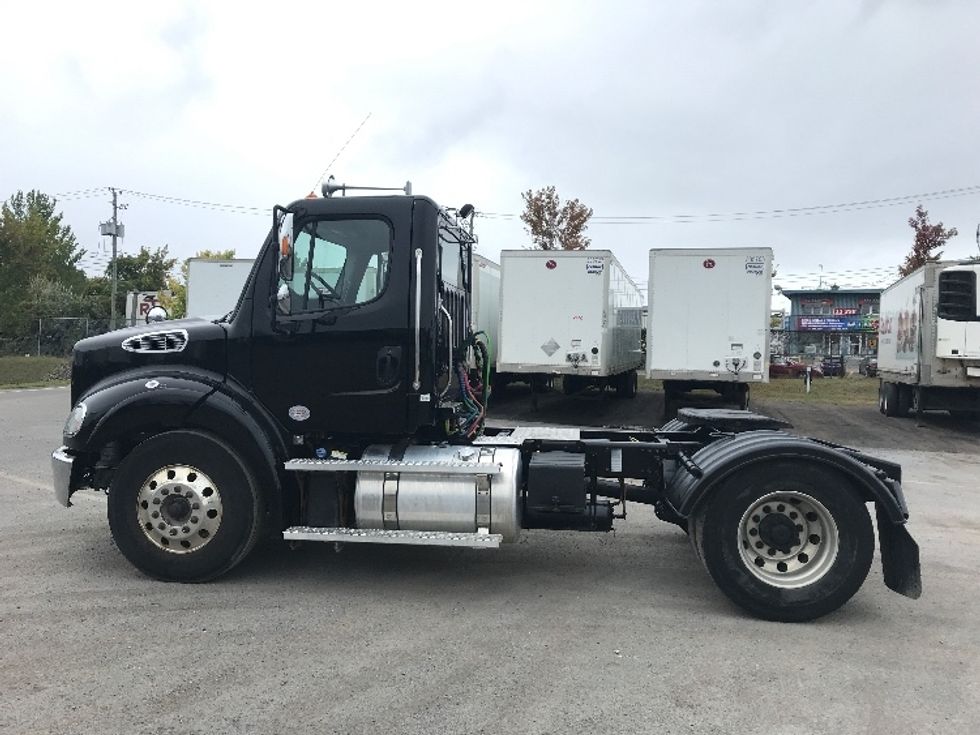 Day Cab Tractor-Heavy Duty Tractors-Freightliner-2019-M211242S-Saint Laurent-PQ-131,033\n\t\tkm-$ 21,750 - Image 4